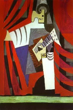 Pablo Picasso Painting - Punchinelle con guitarra ante el telón 1919 Pablo Picasso